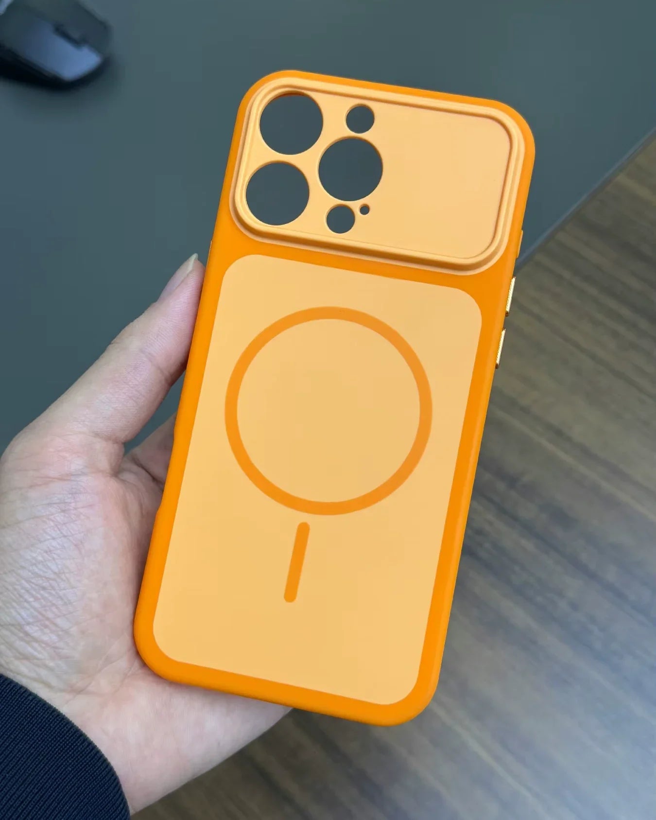 matte-magsafe-iphone-17-case/orange